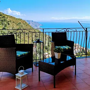 https://tao-charming-apartment.taorminaitalyhotels.com